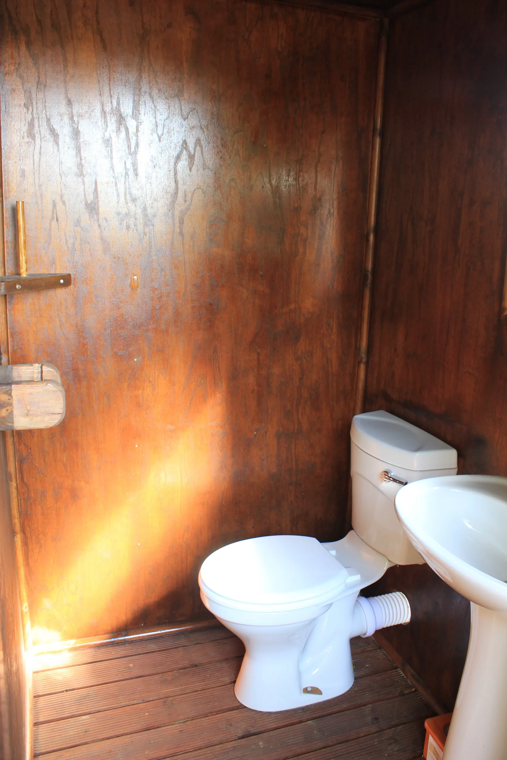 Unisex ablution block